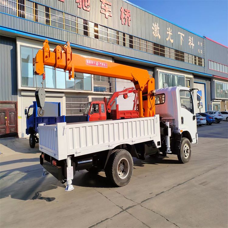 恒春镇三轮随车吊定制 农用改装机自备吊中瑞长期出售